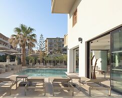 Theartemis Palace