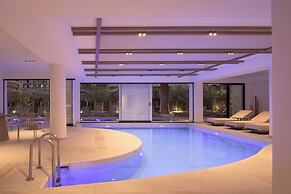 Theartemis Palace