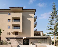 Theartemis Palace