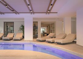 Theartemis Palace