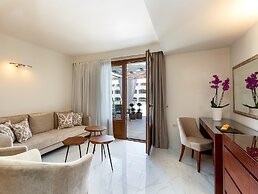 Theartemis Palace