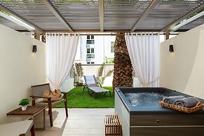 Theartemis Palace