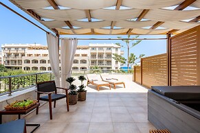 Theartemis Palace