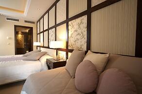 Theartemis Palace