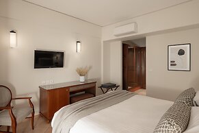 Theartemis Palace