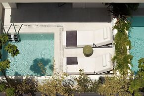 Theartemis Palace