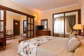 Theartemis Palace