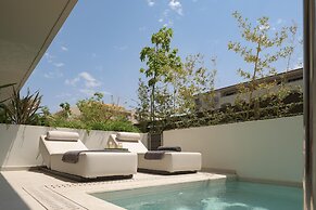 Theartemis Palace