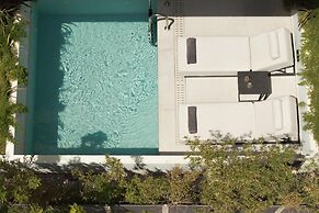 Theartemis Palace