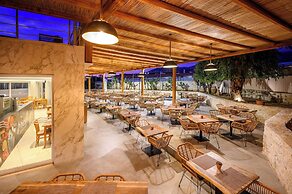 Malia Bay Beach Hotel & Bungalows