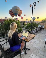 Nomads Cave Hotel & Rooftop