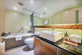 Bandara Silom Suites
