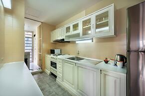 Bandara Silom Suites