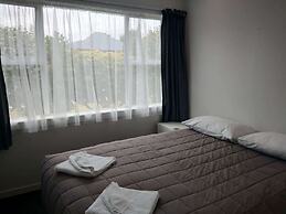 Queens Park Motels