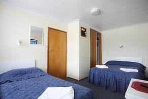 Queens Park Motels