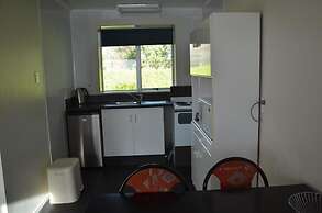 Queens Park Motels
