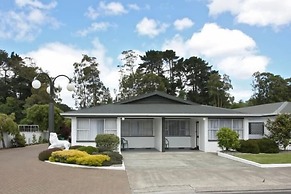Queens Park Motels