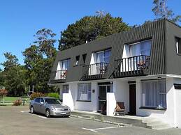 Queens Park Motels
