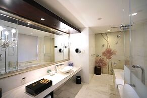 Intercontinental Dalian by IHG