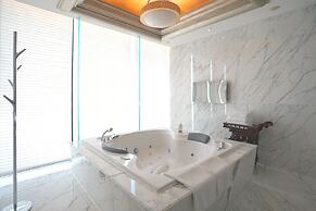 Intercontinental Dalian by IHG
