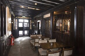 George & Pilgrims Hotel