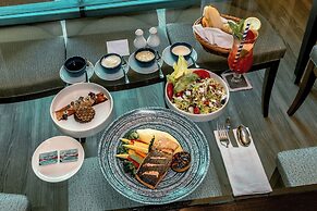 TIME Oak Hotel & Suites