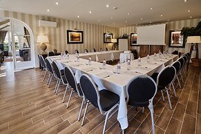 Le Fleuray Hotel & Restaurant