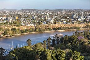 Oaks Brisbane River City Suites