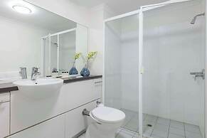 Oaks Brisbane River City Suites