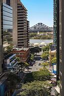 Oaks Brisbane River City Suites