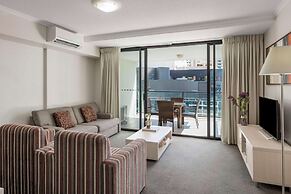 Oaks Brisbane River City Suites