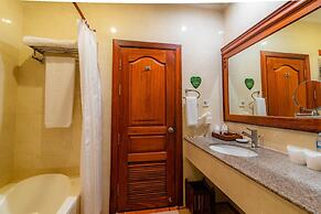 Empress Angkor Resort & Spa