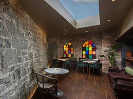 Victoria Hotel