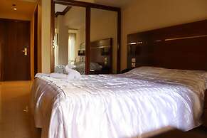 Pharaohs Hotel