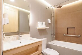 Microtel by Wyndham Batangas