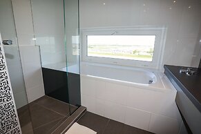 Pannonia Tower Hotel Parndorf