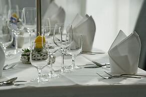 Pannonia Tower Hotel Parndorf