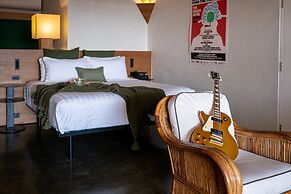 Beach Hotel Resort
