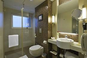 Grand Mercure Vadodara Surya Palace Hotel