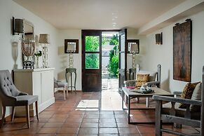 Hotel  YIT La Casona del Arco