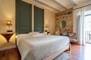 Hotel  YIT La Casona del Arco