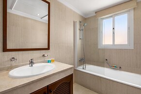 Ramada Hotel & Suites by Wyndham Costa del Sol