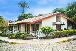 Nacazcol Hotel and Villas