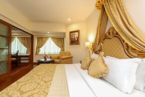 Hotel The Royal Plaza