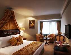 Hotel The Royal Plaza