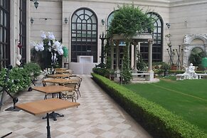 Hotel The Royal Plaza