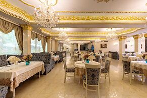 Montecito Hotel