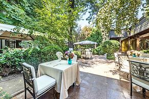 Montecito Hotel