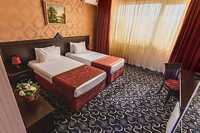 Montecito Hotel