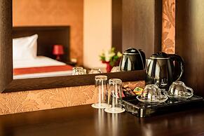 Montecito Hotel